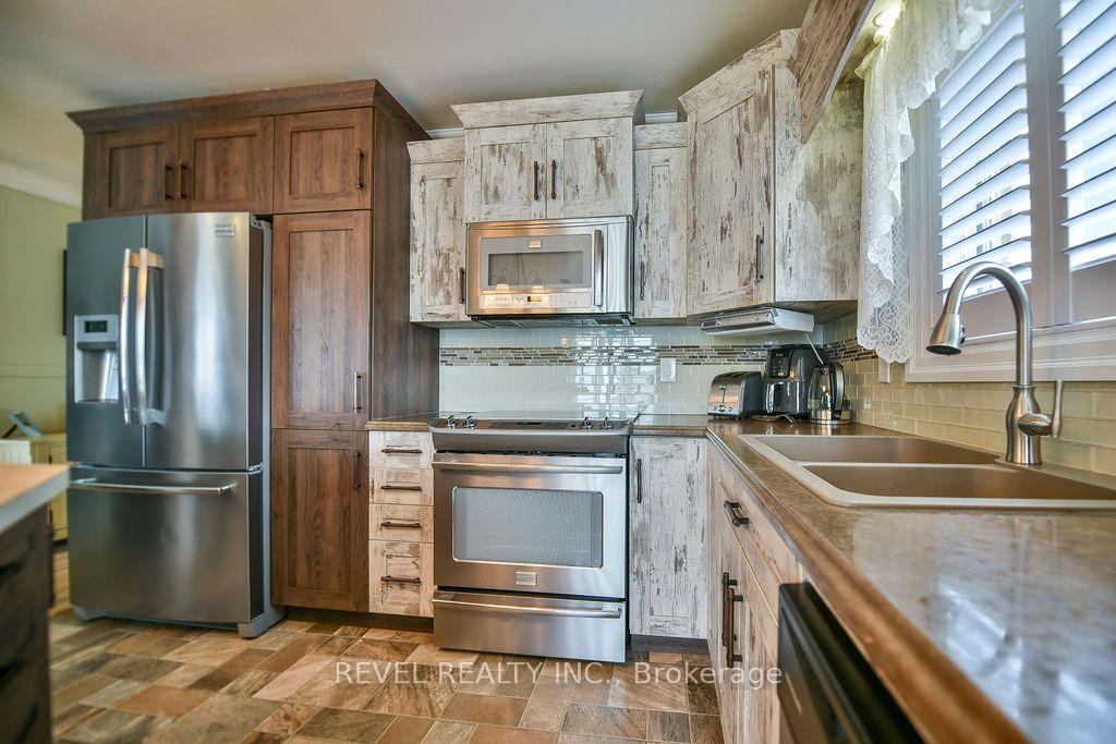 Photo 9 of 216 Renee Place, Timmins, TNW - Riverpark — HOMEH