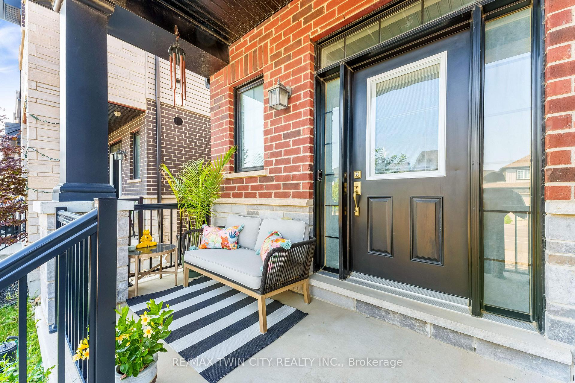 Photo 3 of 588 Blair Creek Drive, Kitchener, Doon South — HOMEH