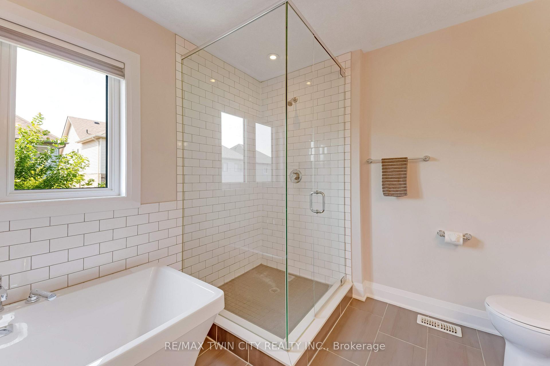 Photo 27 of 588 Blair Creek Drive, Kitchener, Doon South — HOMEH