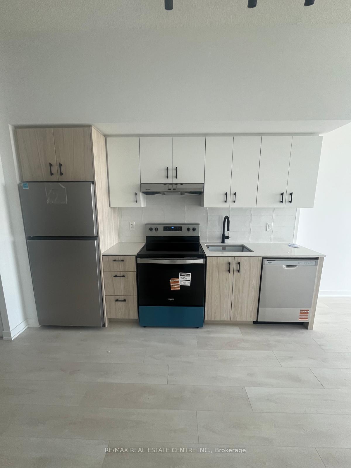 Photo 3 of Unit D906, 4878 Powers Common, Burlington, Alton — HOMEH
