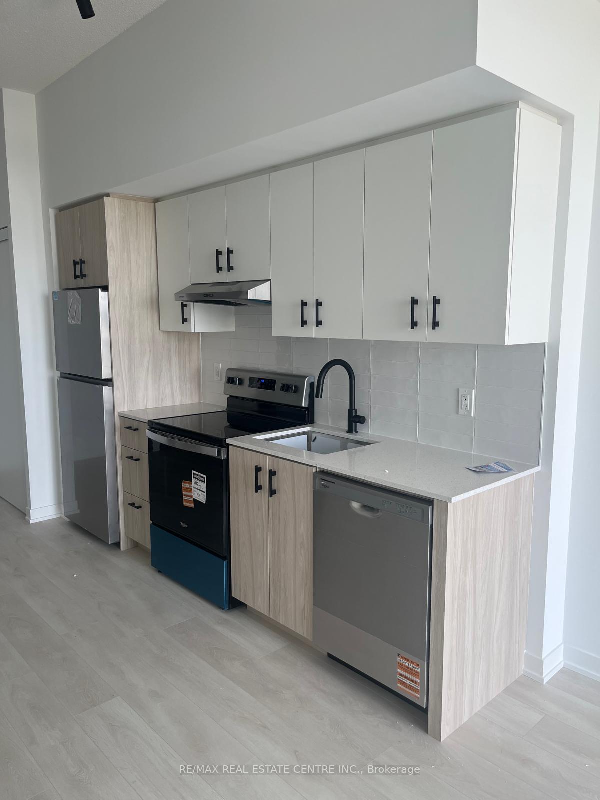 Photo 9 of Unit D906, 4878 Powers Common, Burlington, Alton — HOMEH