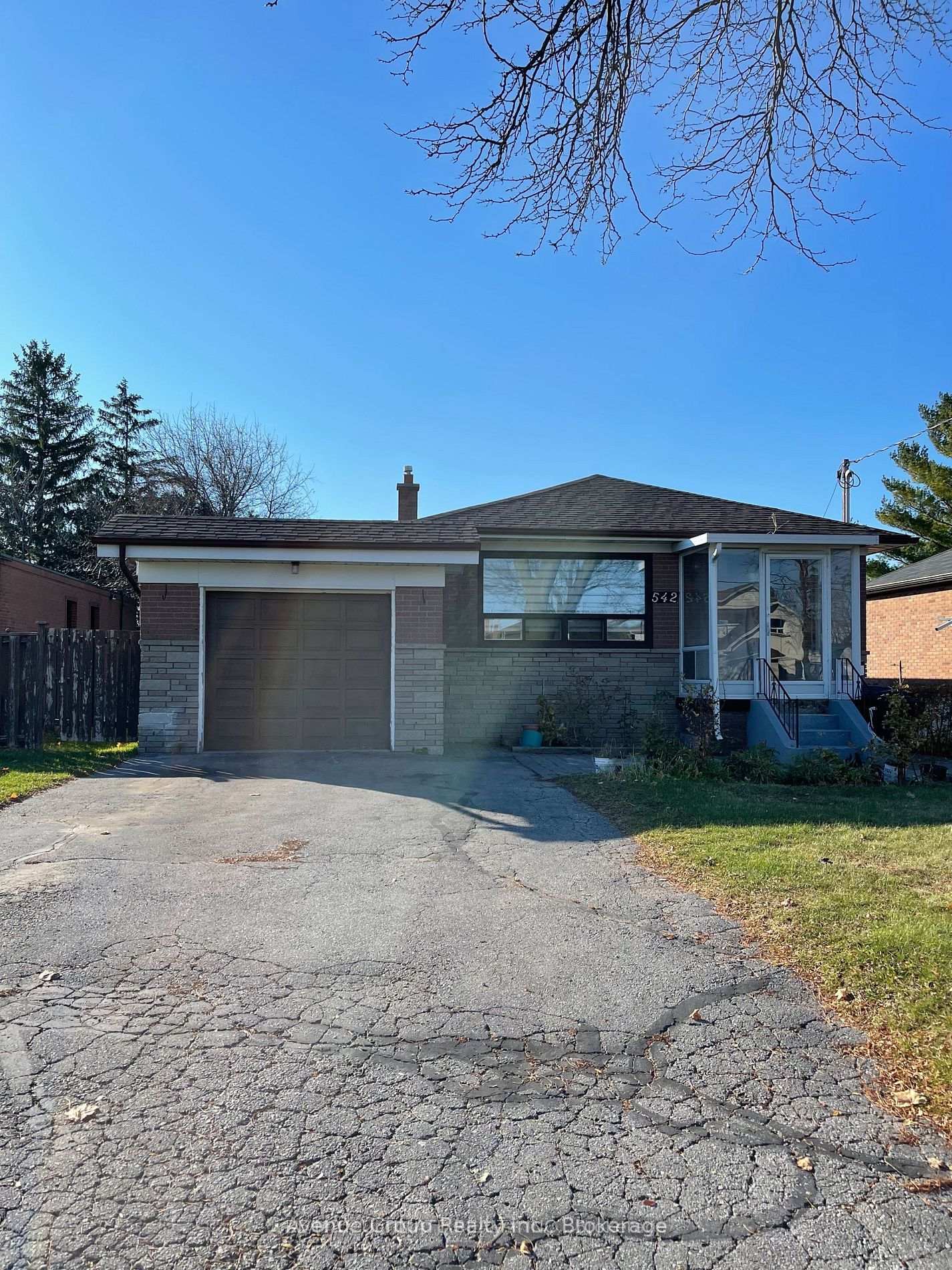 Front of Unit Main Fl, 542 Brimley Road