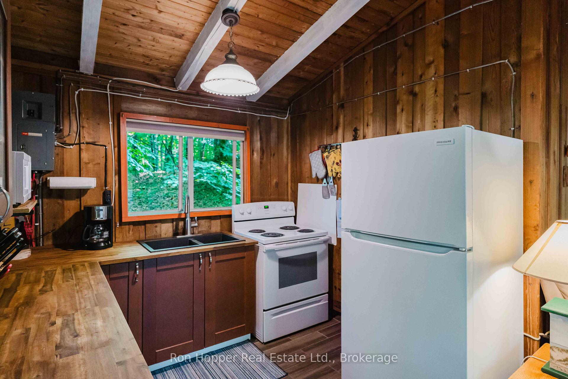 Photo 9 of 15 Burton Crescent, South Bruce Peninsula — HOMEH