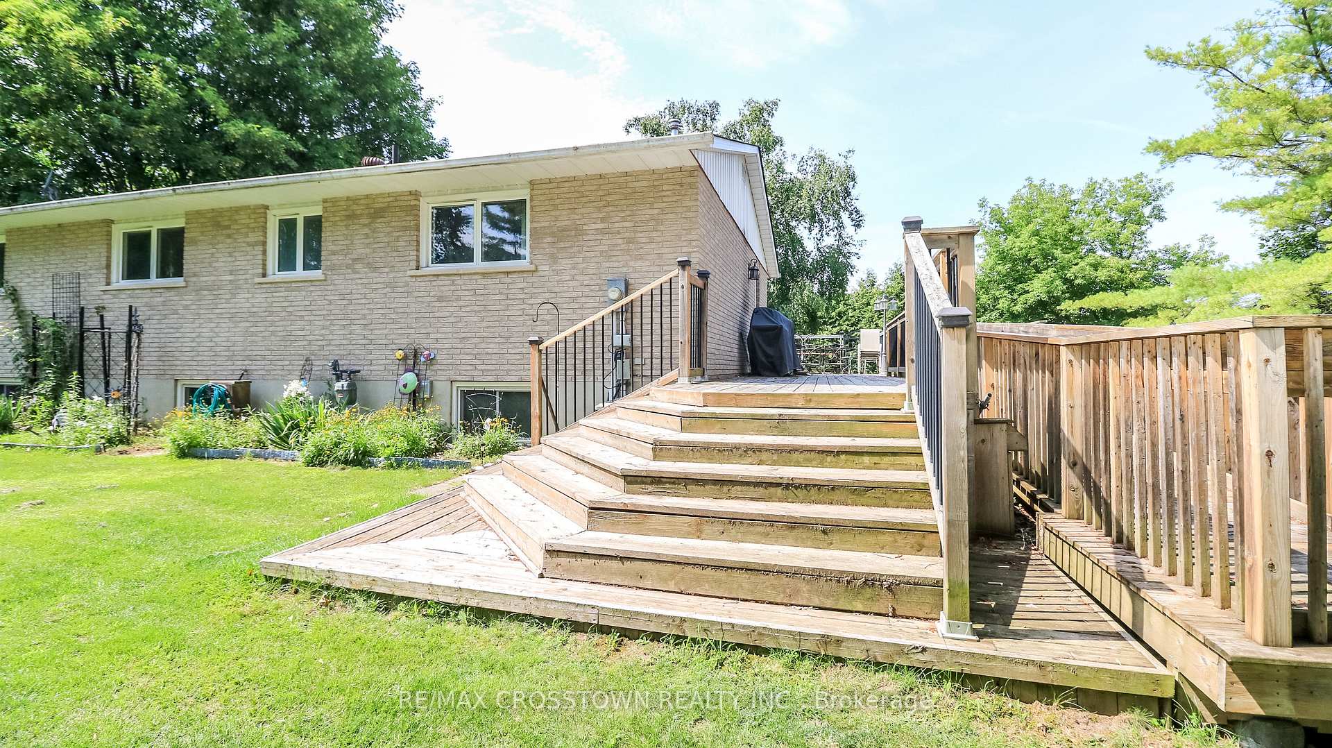 Photo 4 of 1412 Thomas Drive, Innisfil, Gilford — HOMEH