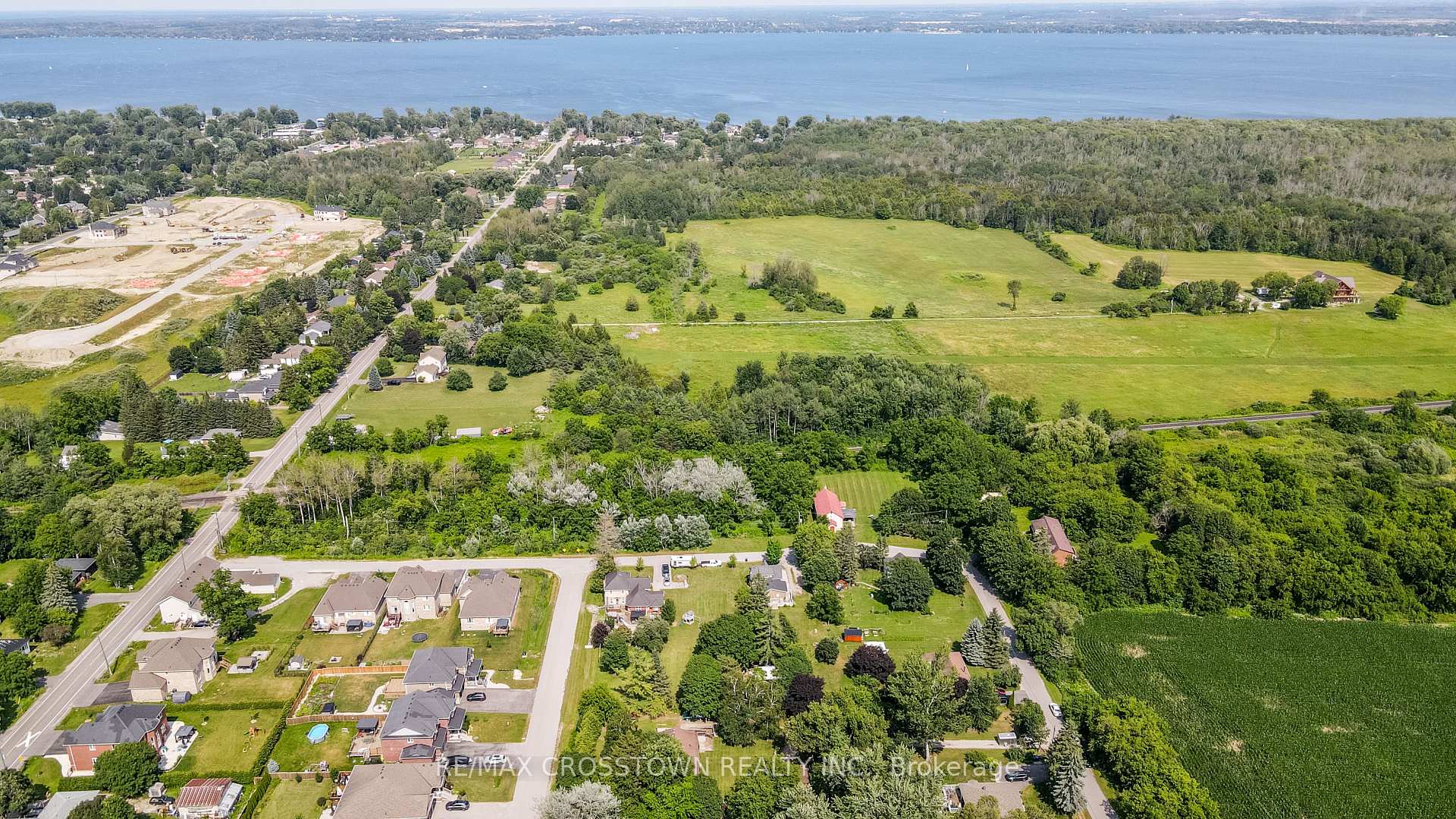Photo 13 of 1412 Thomas Drive, Innisfil, Gilford — HOMEH