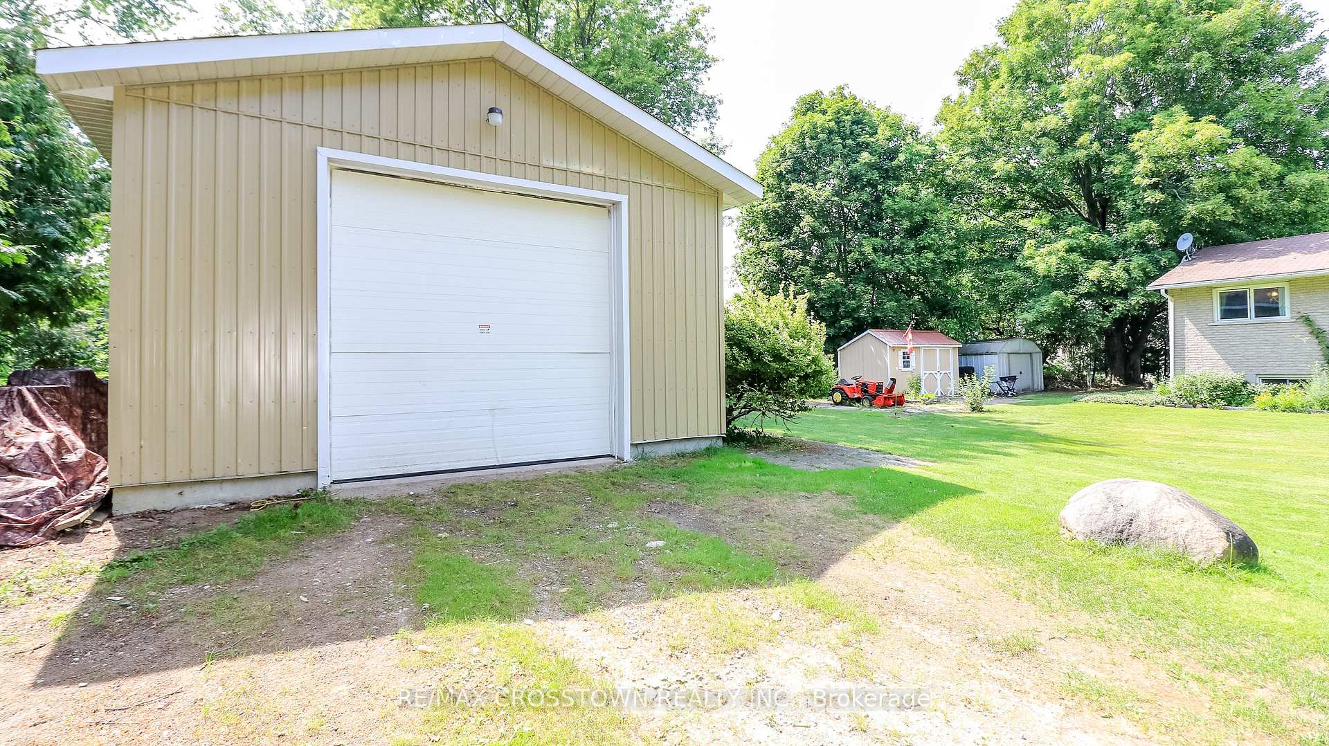 Photo 37 of 1412 Thomas Drive, Innisfil, Gilford — HOMEH
