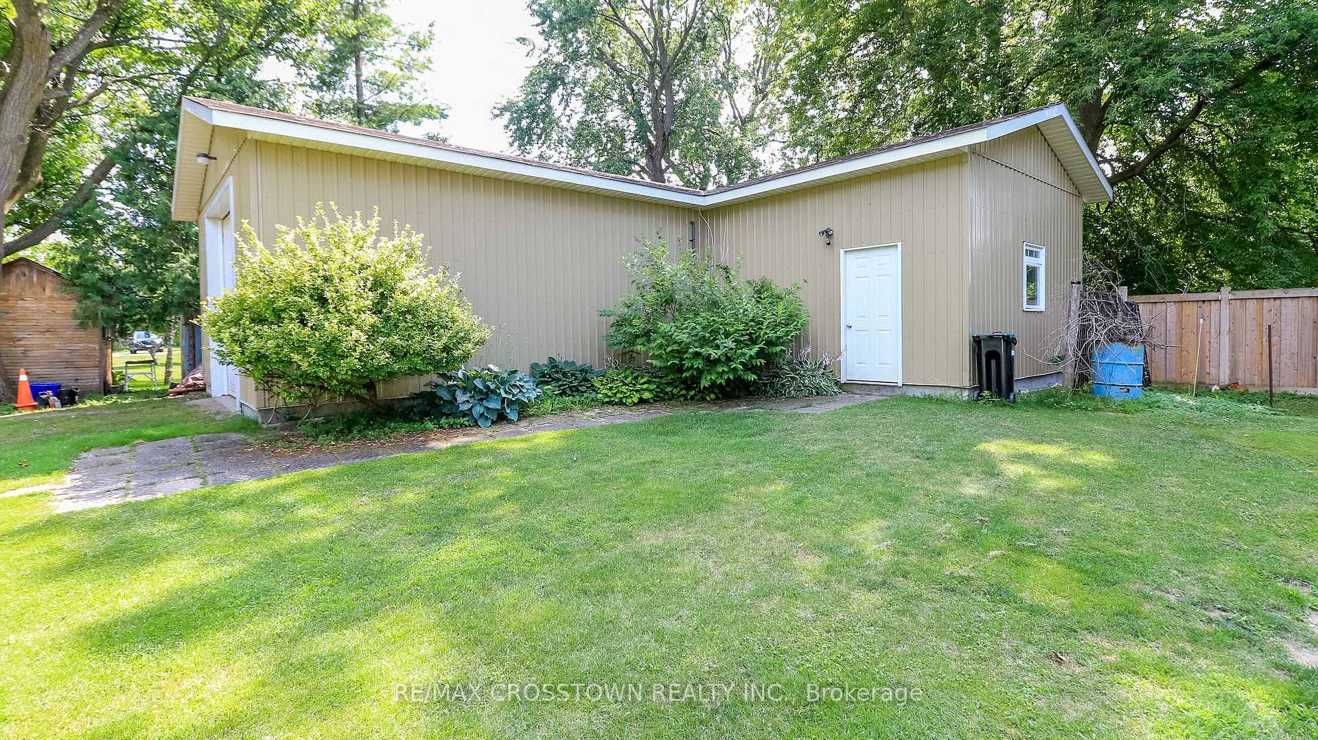 Photo 38 of 1412 Thomas Drive, Innisfil, Gilford — HOMEH