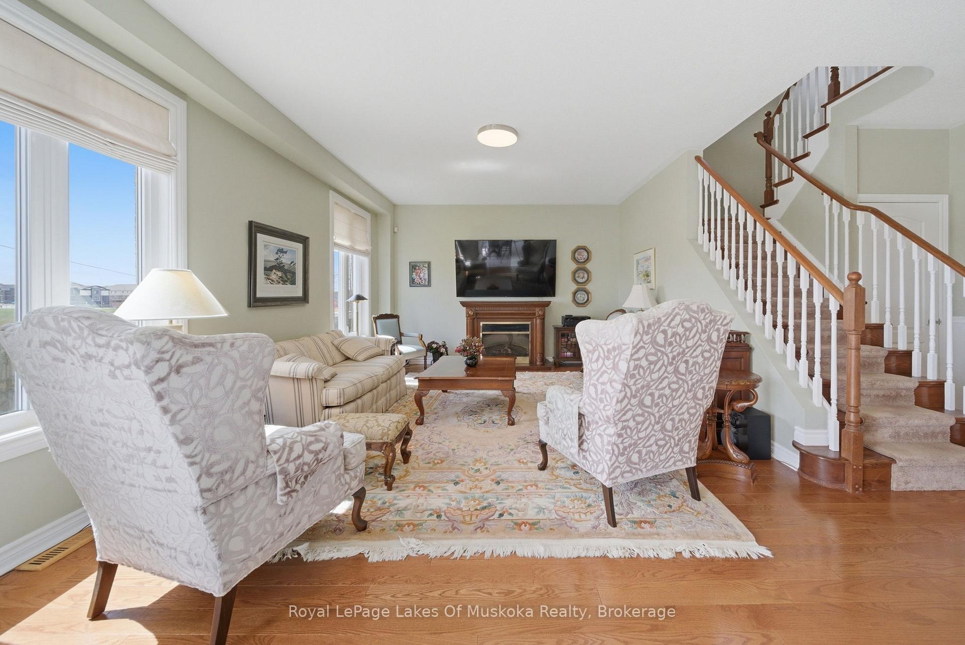 Photo 20 of 76 Succession Crescent, Barrie, Innis-Shore — HOMEH