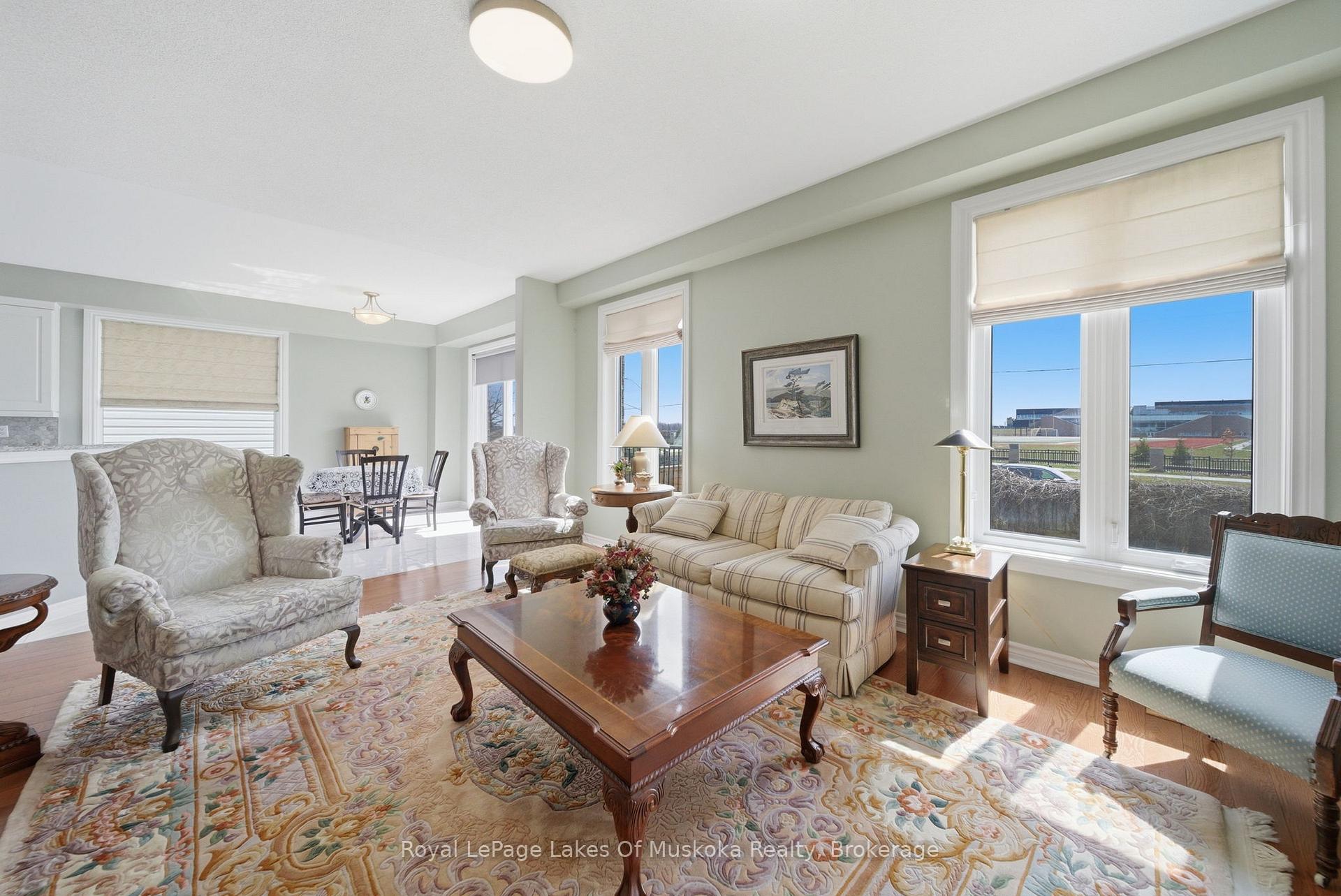 Photo 23 of 76 Succession Crescent, Barrie, Innis-Shore — HOMEH
