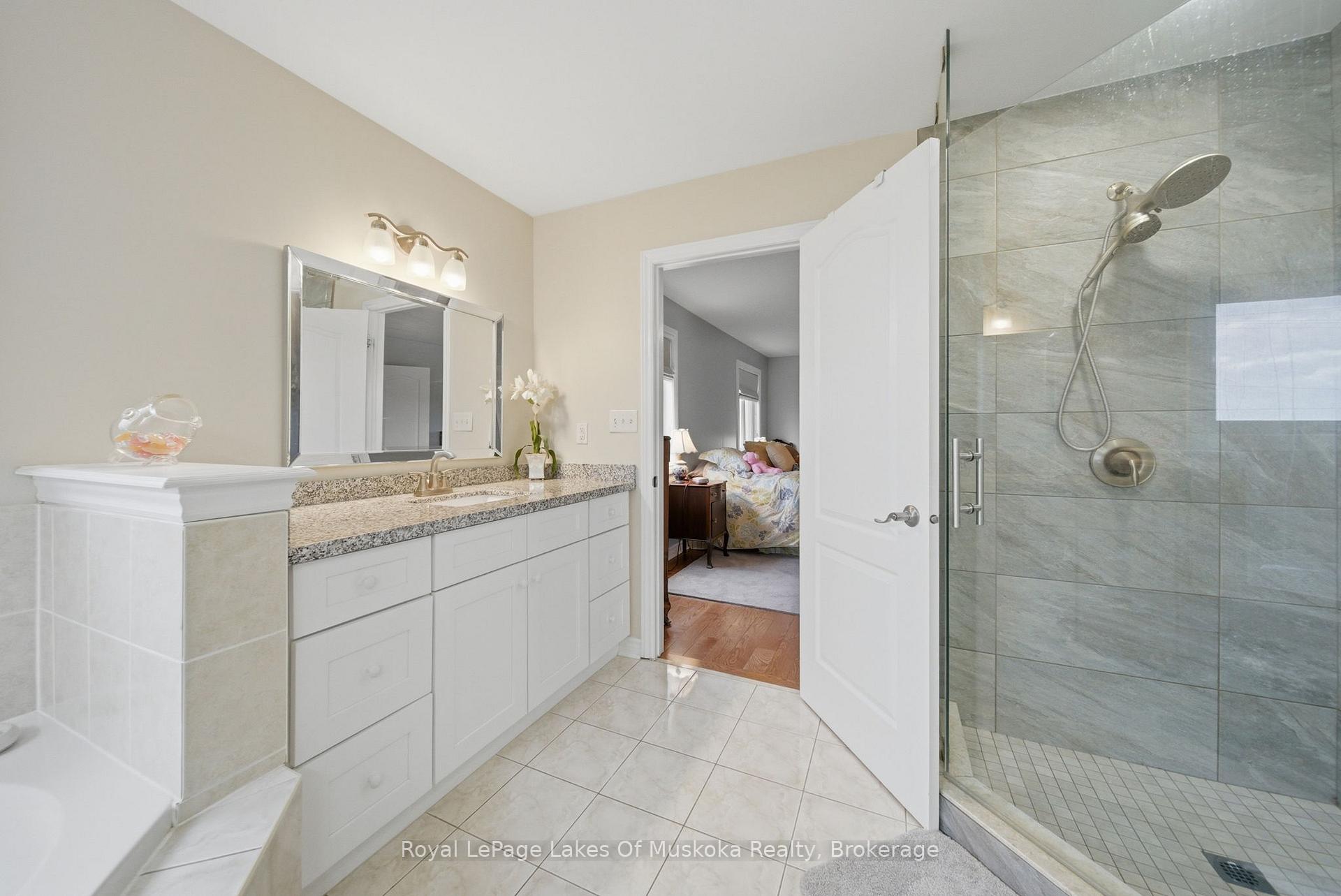 Photo 33 of 76 Succession Crescent, Barrie, Innis-Shore — HOMEH