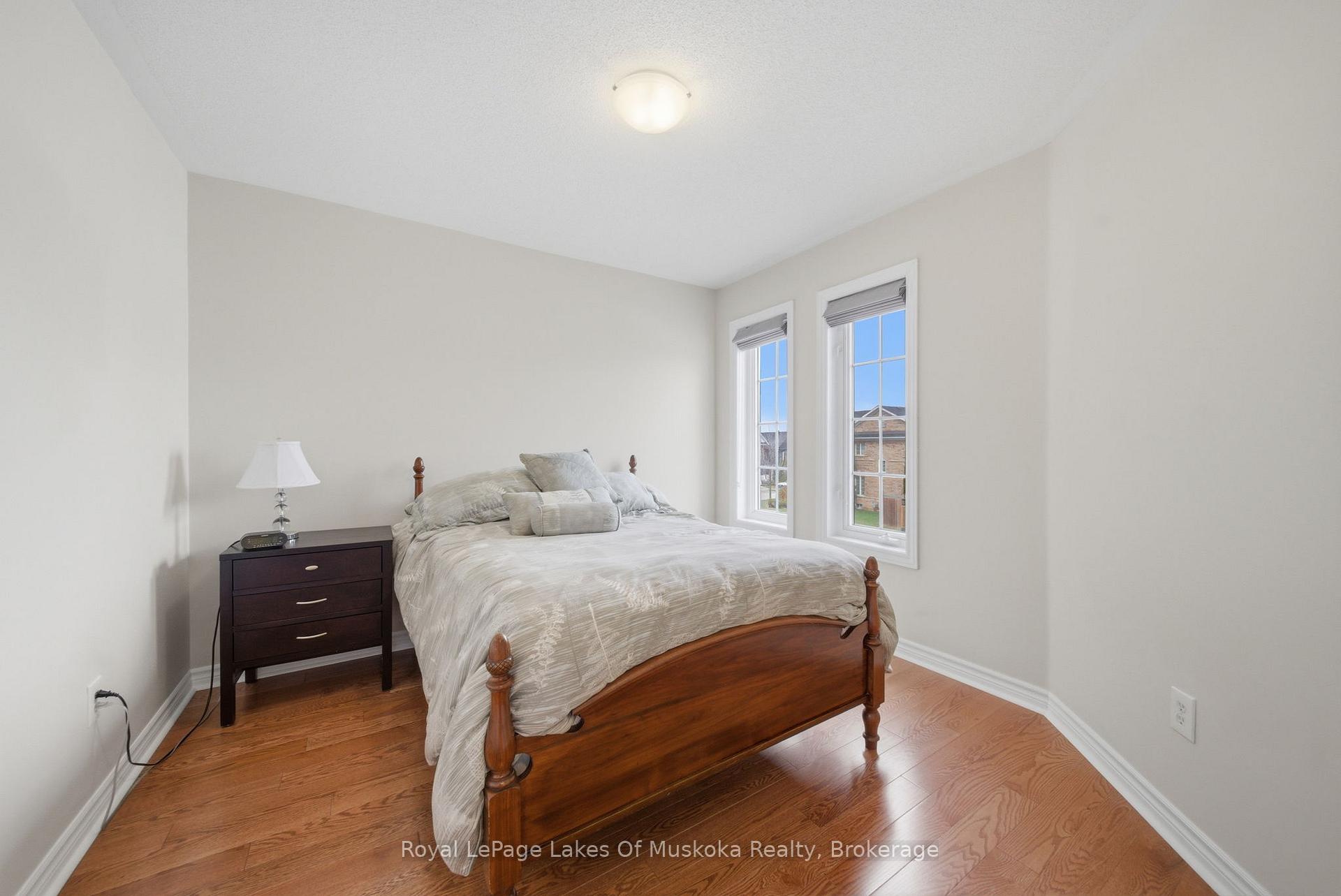 Photo 38 of 76 Succession Crescent, Barrie, Innis-Shore — HOMEH