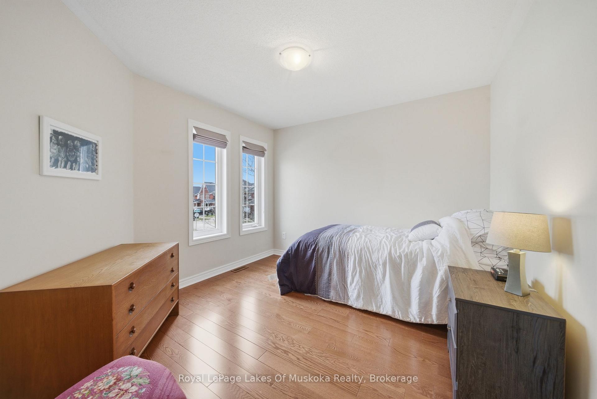 Photo 39 of 76 Succession Crescent, Barrie, Innis-Shore — HOMEH