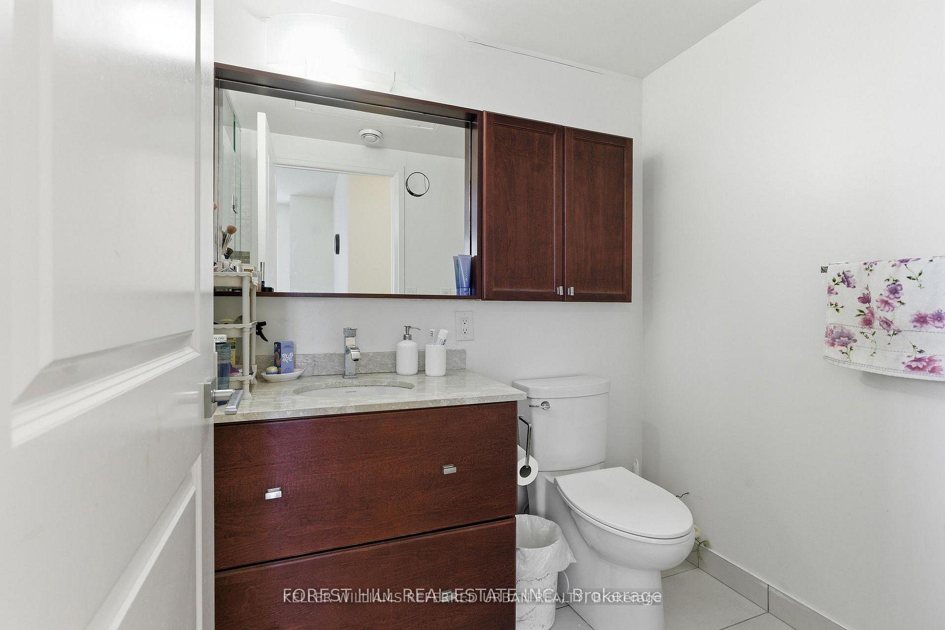 Photo 14 of Unit 2509, 7165 Yonge Street, Markham, Thornhill — HOMEH