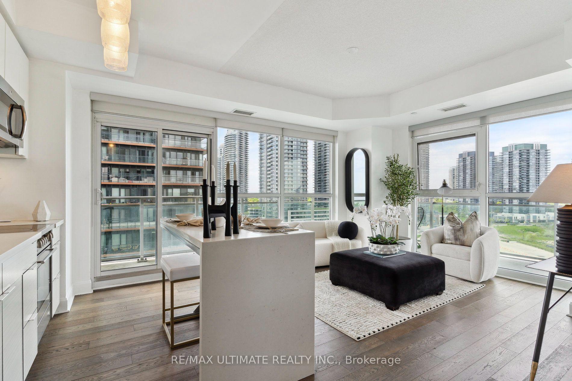 Front of Unit 1003, 33 Shore Breeze Drive