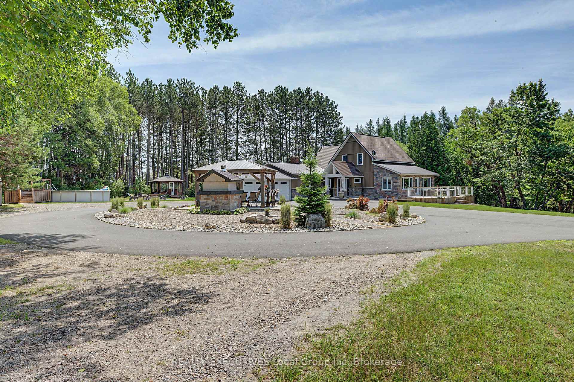 Photo 2 of 54 Chadbourne Drive, North Bay, Airport — HOMEH