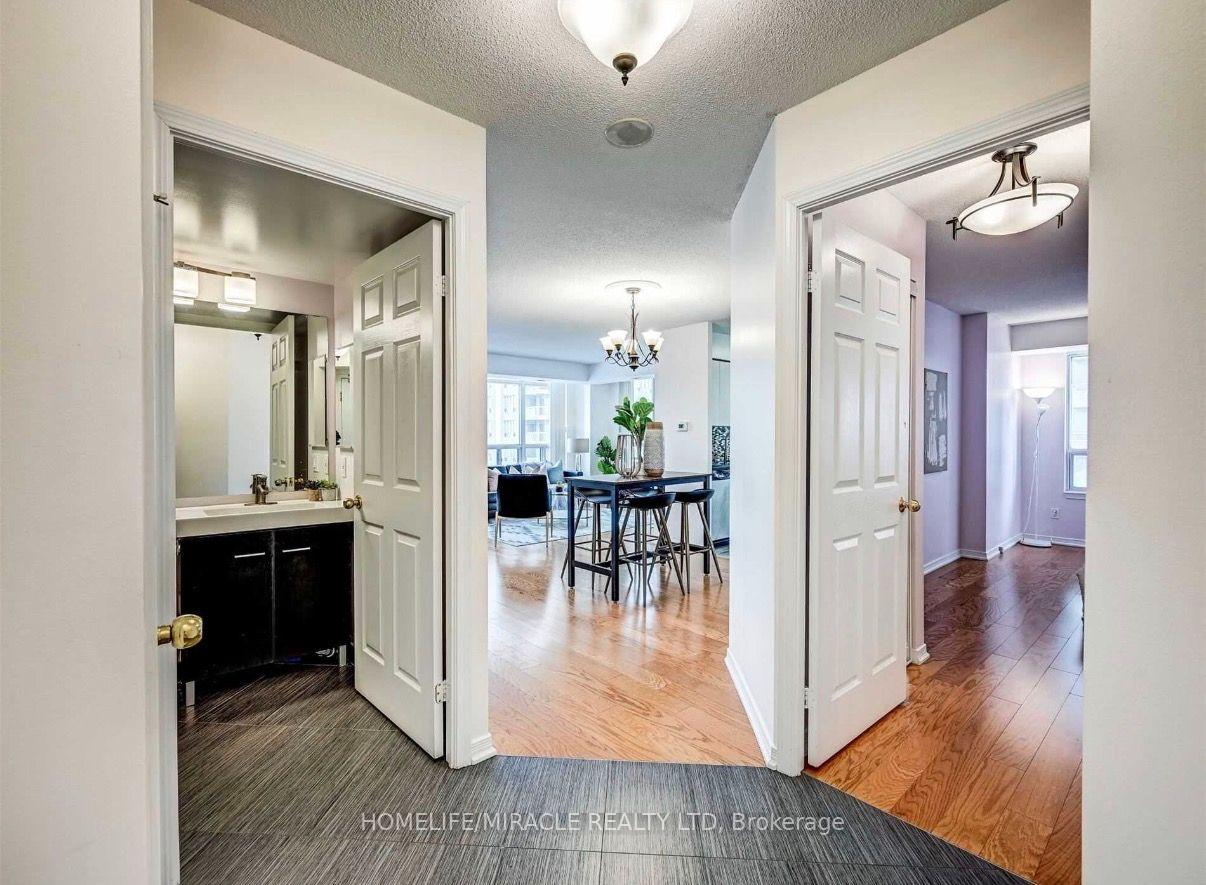 Photo 8 of Unit 603, 33 Empress Avenue, North York, Willowdale East — HOMEH