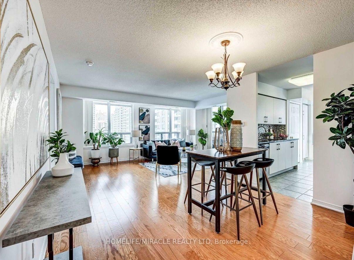 Photo 9 of Unit 603, 33 Empress Avenue, North York, Willowdale East — HOMEH