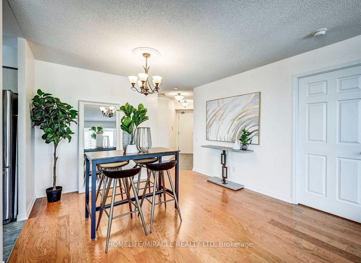 Photo 11 of Unit 603, 33 Empress Avenue, North York, Willowdale East — HOMEH