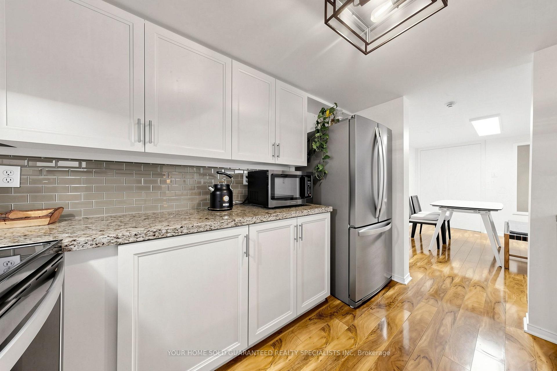 Photo 7 of Unit 1003, 75 Weldrick Drive E, Richmond Hill, Observatory — HOMEH
