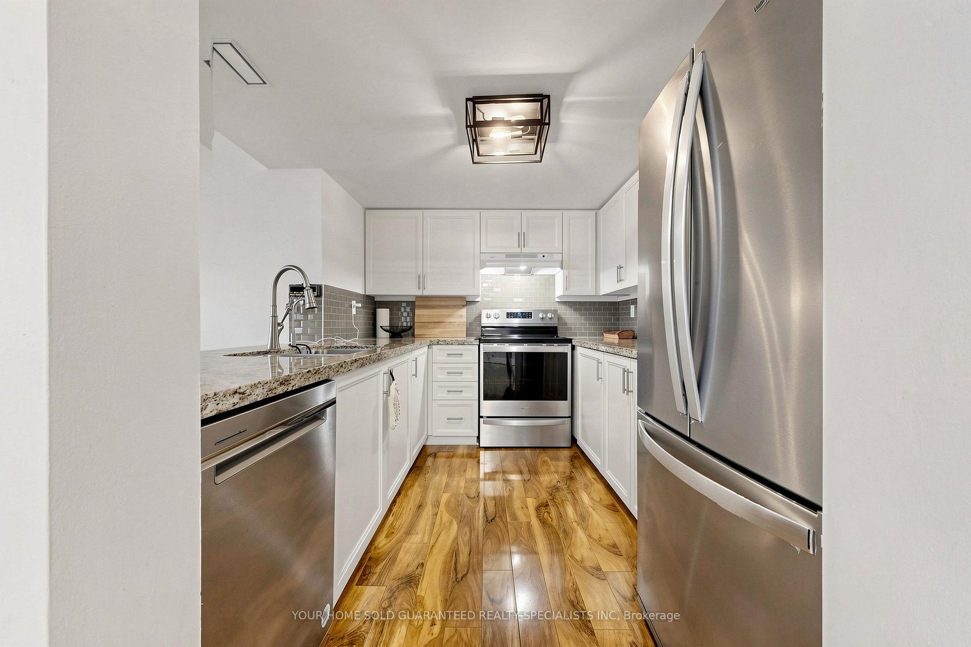 Photo 8 of Unit 1003, 75 Weldrick Drive E, Richmond Hill, Observatory — HOMEH