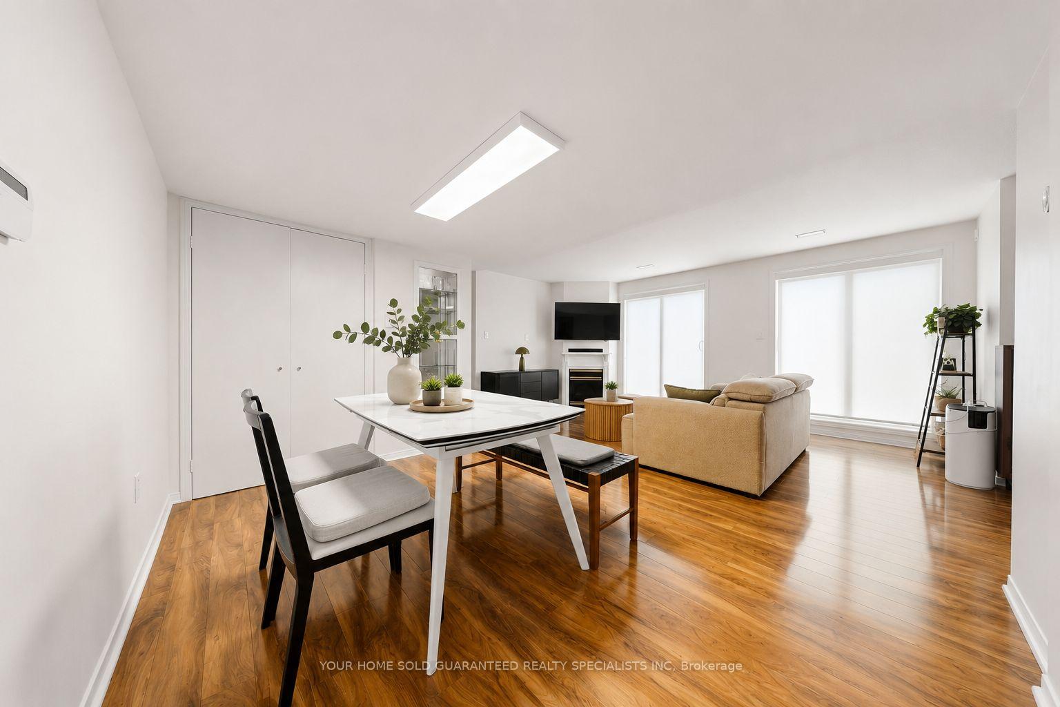 Photo 10 of Unit 1003, 75 Weldrick Drive E, Richmond Hill, Observatory — HOMEH