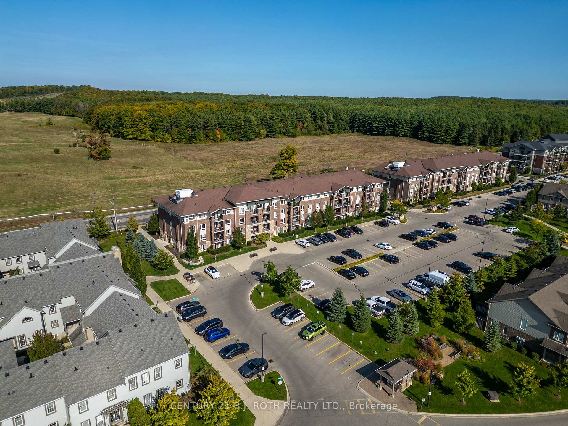 Photo 3 of Unit 403, 67 Kingsbury Square, Guelph, Pineridge/Westminster Woods — HOMEH