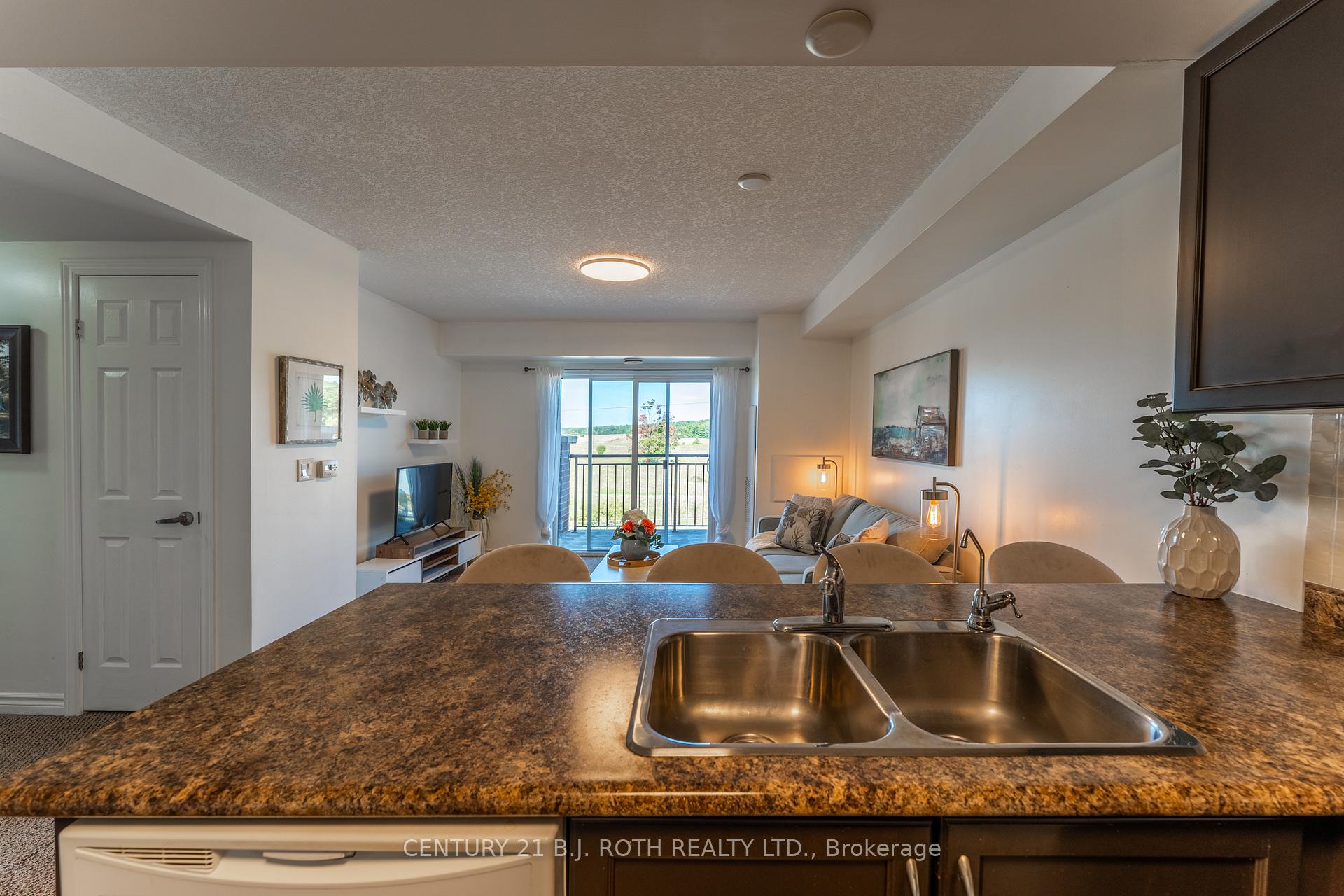 Photo 7 of Unit 403, 67 Kingsbury Square, Guelph, Pineridge/Westminster Woods — HOMEH