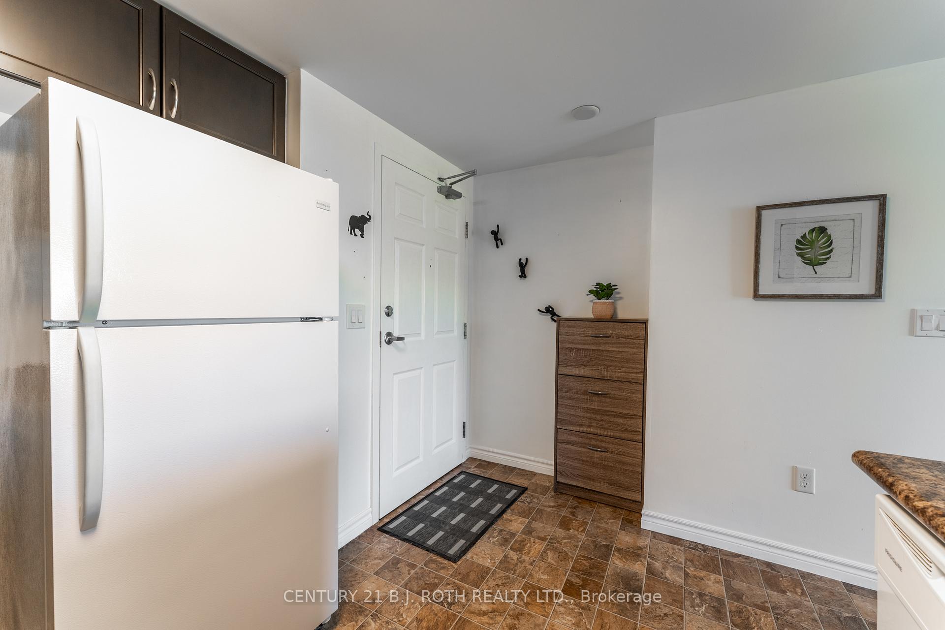 Photo 9 of Unit 403, 67 Kingsbury Square, Guelph, Pineridge/Westminster Woods — HOMEH