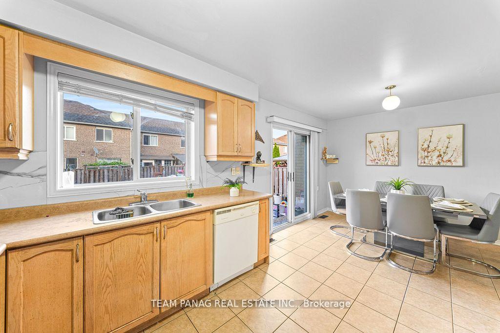 Photo 14 of 31 Snowshoe Lane, Brampton, Sandringham-Wellington — HOMEH