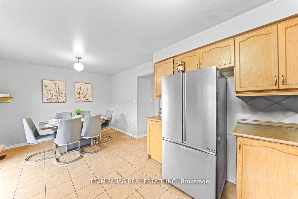 Photo 15 of 31 Snowshoe Lane, Brampton, Sandringham-Wellington — HOMEH