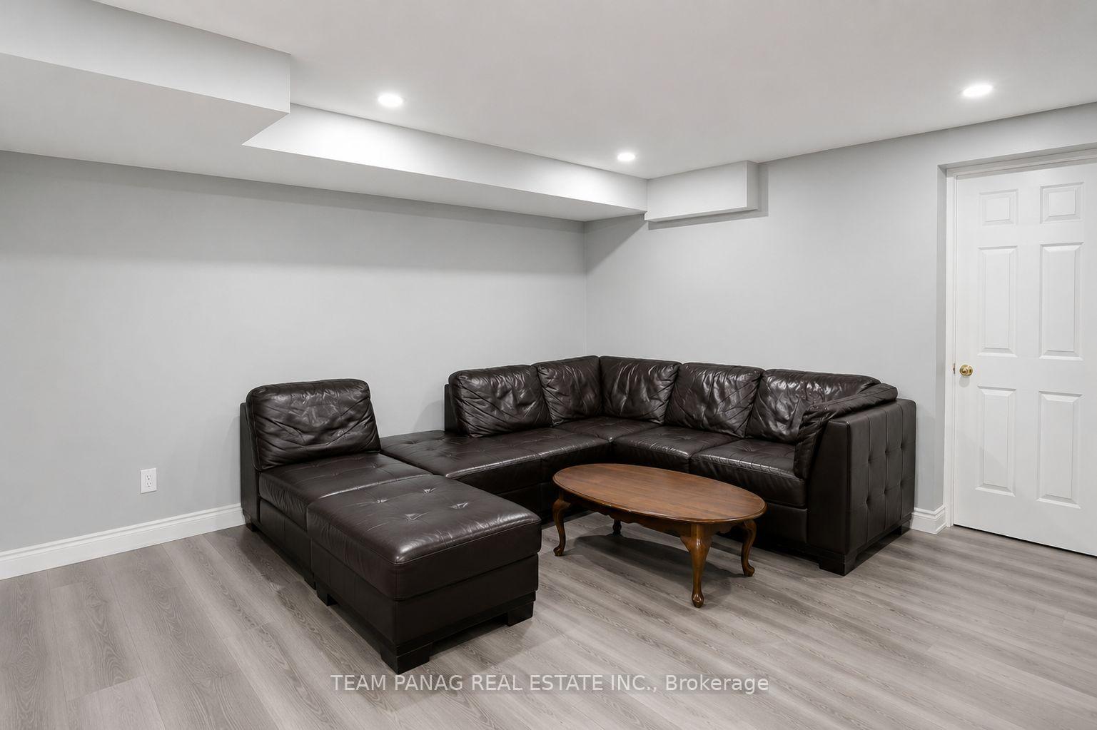 Photo 29 of 31 Snowshoe Lane, Brampton, Sandringham-Wellington — HOMEH