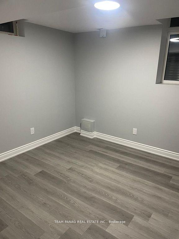 Photo 32 of 31 Snowshoe Lane, Brampton, Sandringham-Wellington — HOMEH
