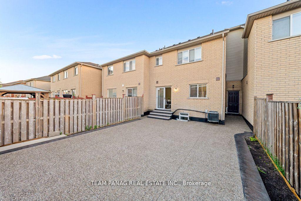 Photo 38 of 31 Snowshoe Lane, Brampton, Sandringham-Wellington — HOMEH