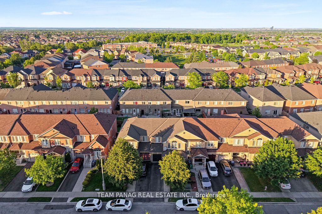 Photo 43 of 31 Snowshoe Lane, Brampton, Sandringham-Wellington — HOMEH
