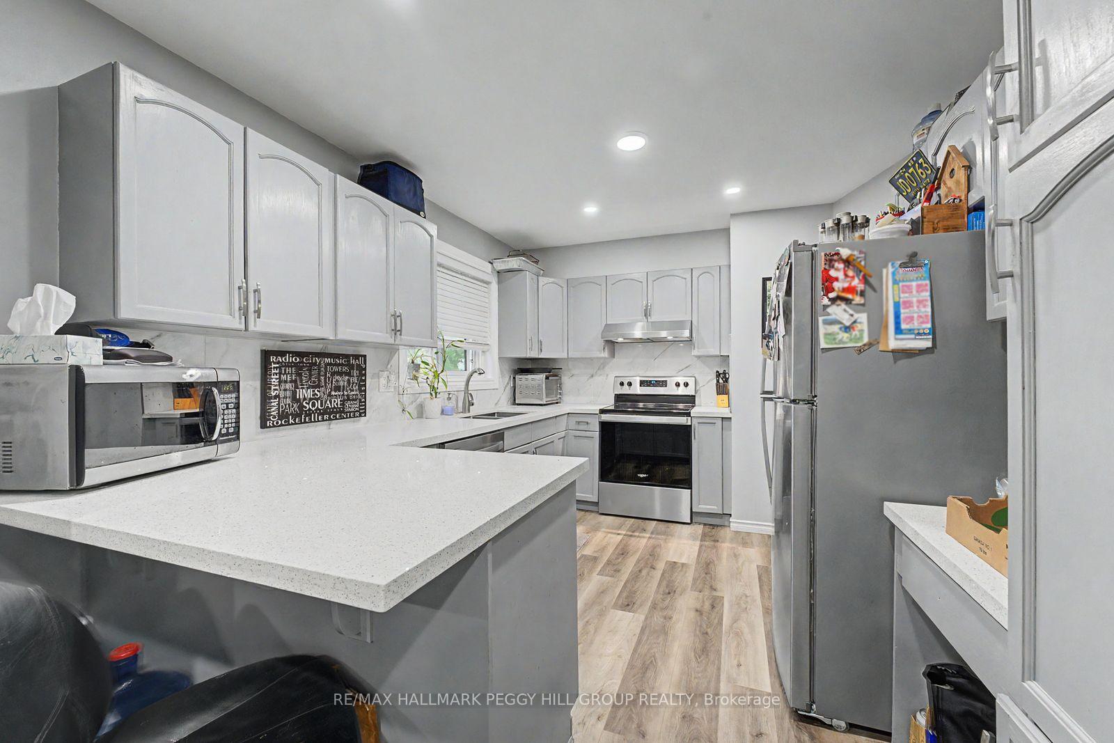 Photo 4 of Unit Upper, 63 Gunn Street, Barrie, Wellington — HOMEH