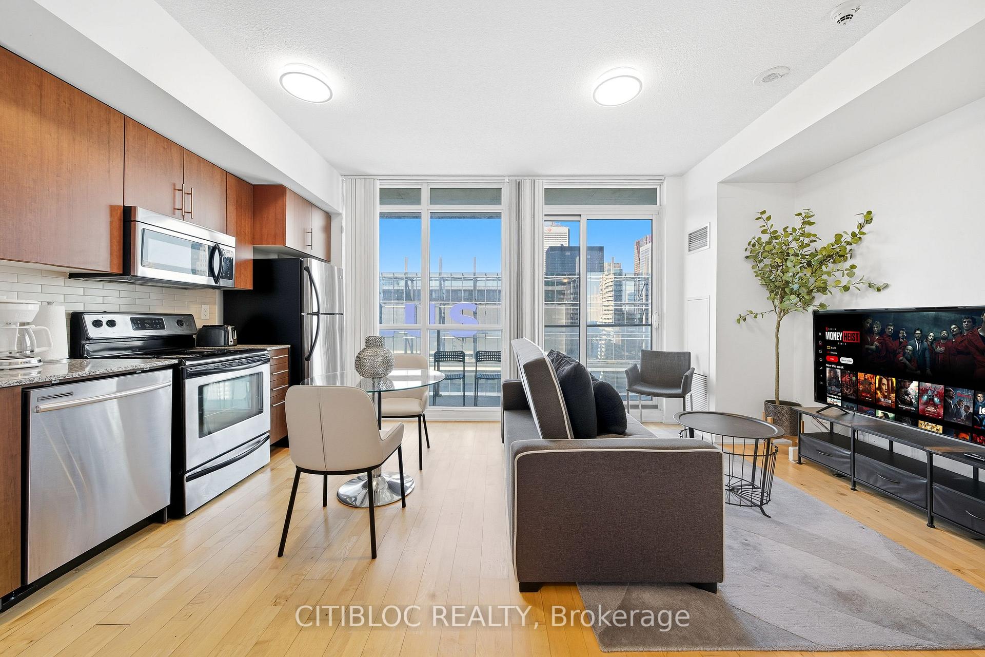 Photo 11 of Unit 4007, 65 Bremner Boulevard, Toronto, Waterfront Communities — HOMEH
