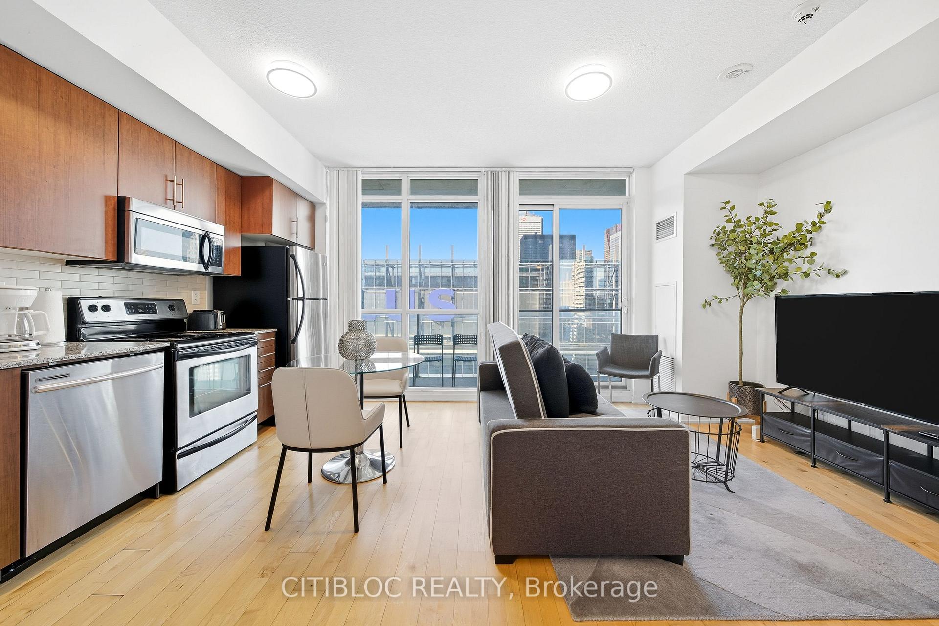 Photo 12 of Unit 4007, 65 Bremner Boulevard, Toronto, Waterfront Communities — HOMEH