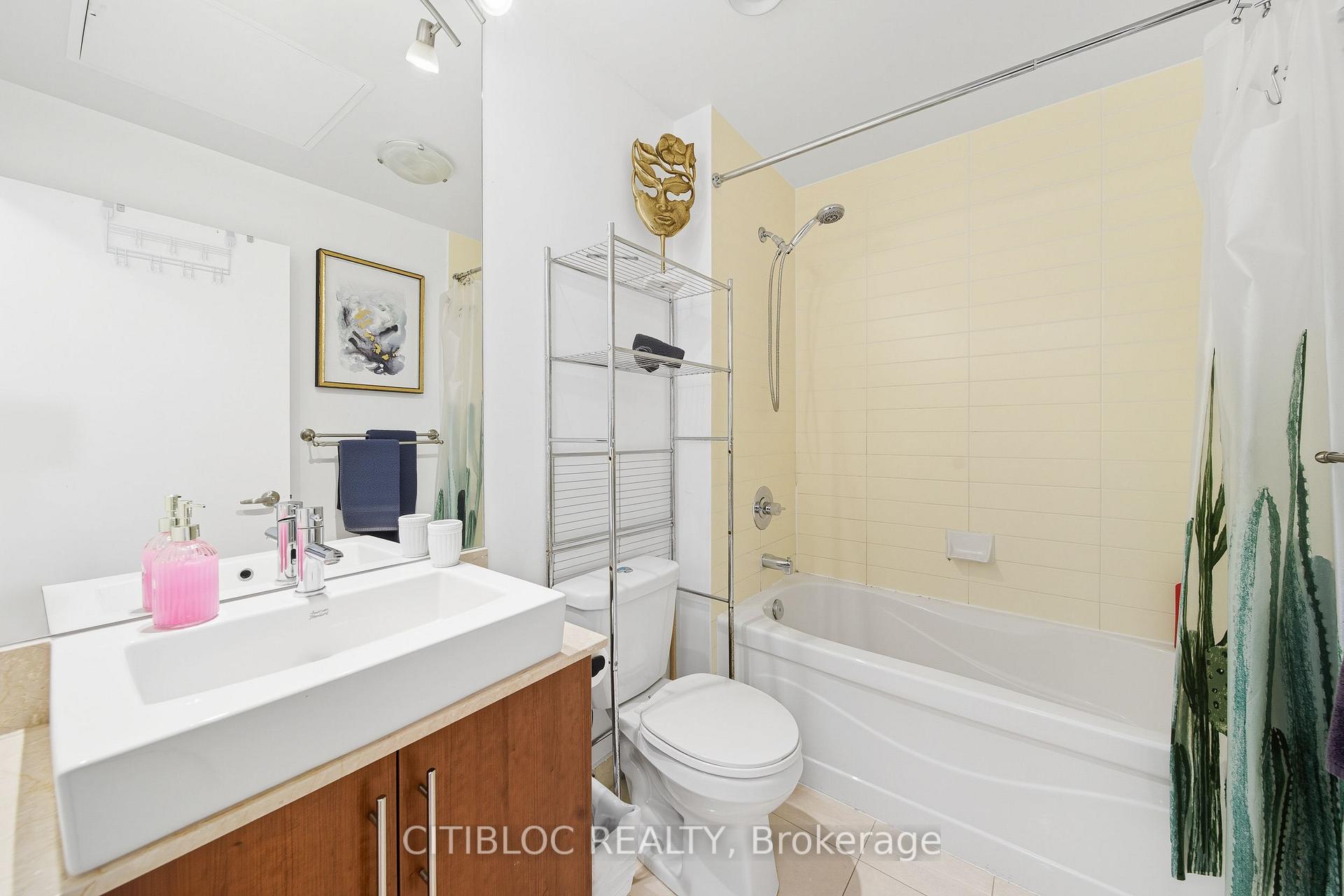 Photo 34 of Unit 4007, 65 Bremner Boulevard, Toronto, Waterfront Communities — HOMEH