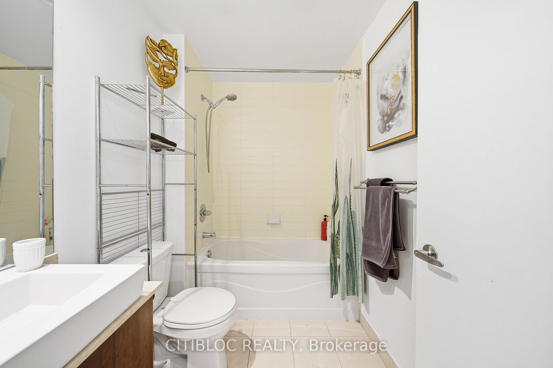 Photo 35 of Unit 4007, 65 Bremner Boulevard, Toronto, Waterfront Communities — HOMEH