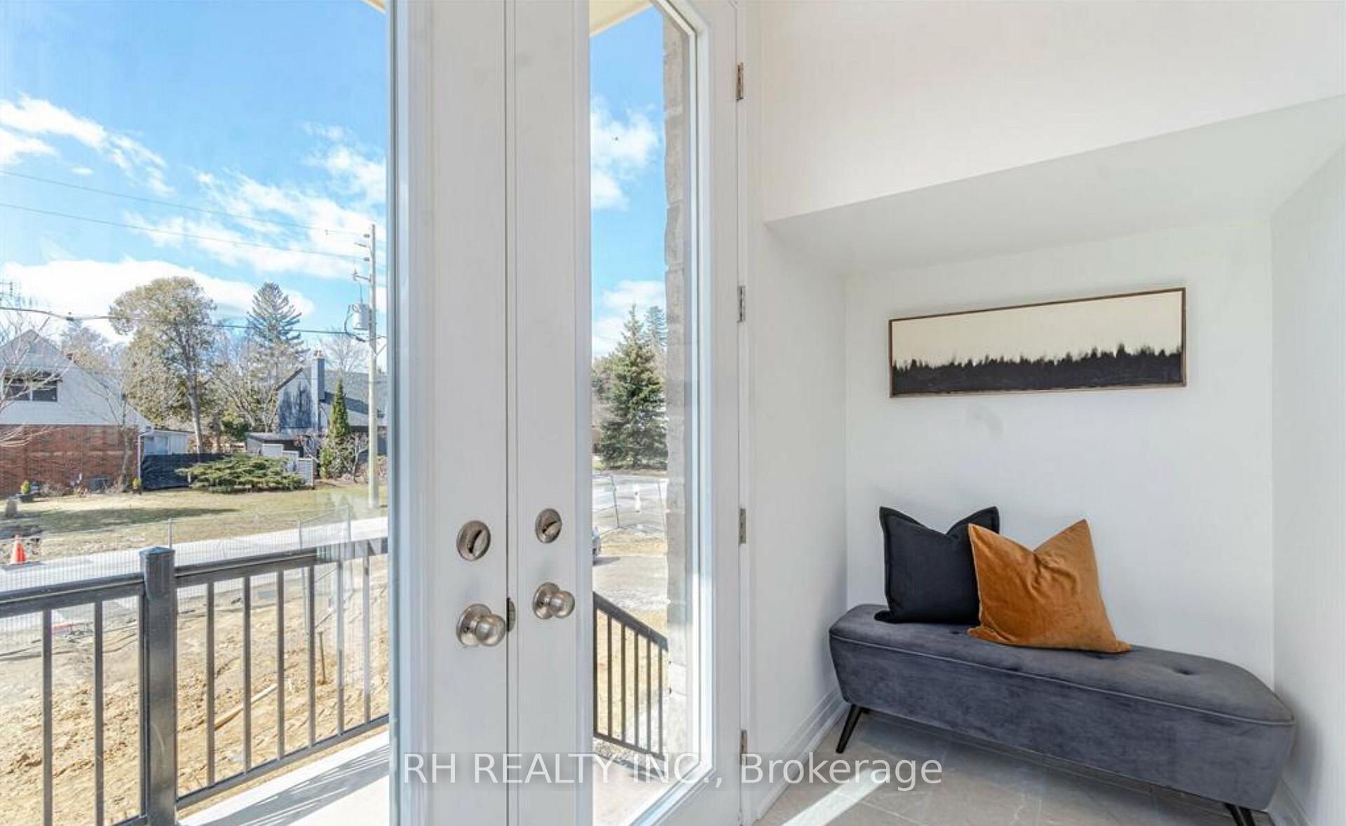 Photo 2 of 2087 Primate Road, Mississauga, Lakeview — HOMEH