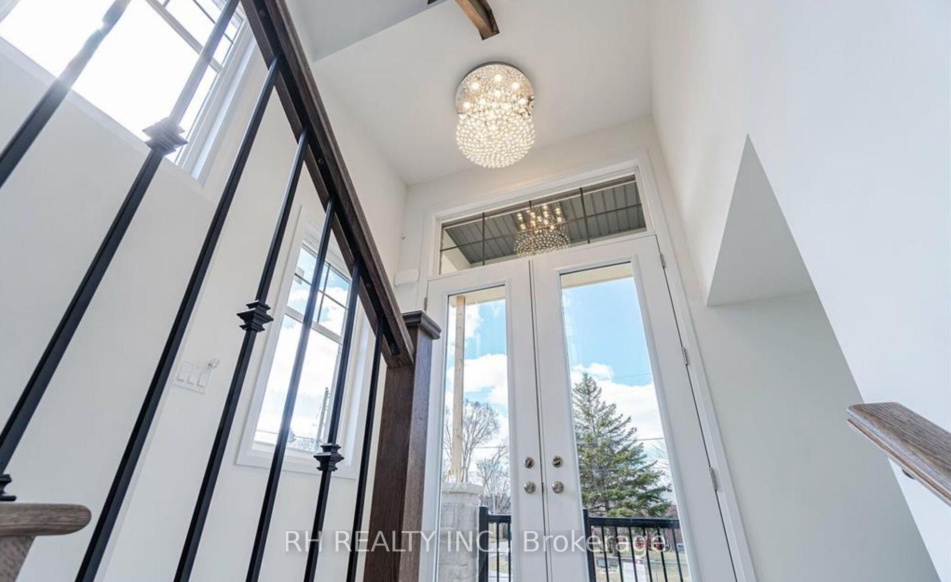 Photo 3 of 2087 Primate Road, Mississauga, Lakeview — HOMEH