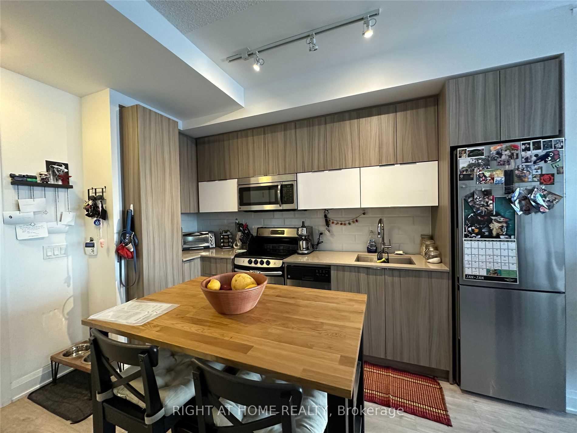 Photo 2 of Unit 1806, 56 Annie Craig Drive, Etobicoke, Mimico — HOMEH