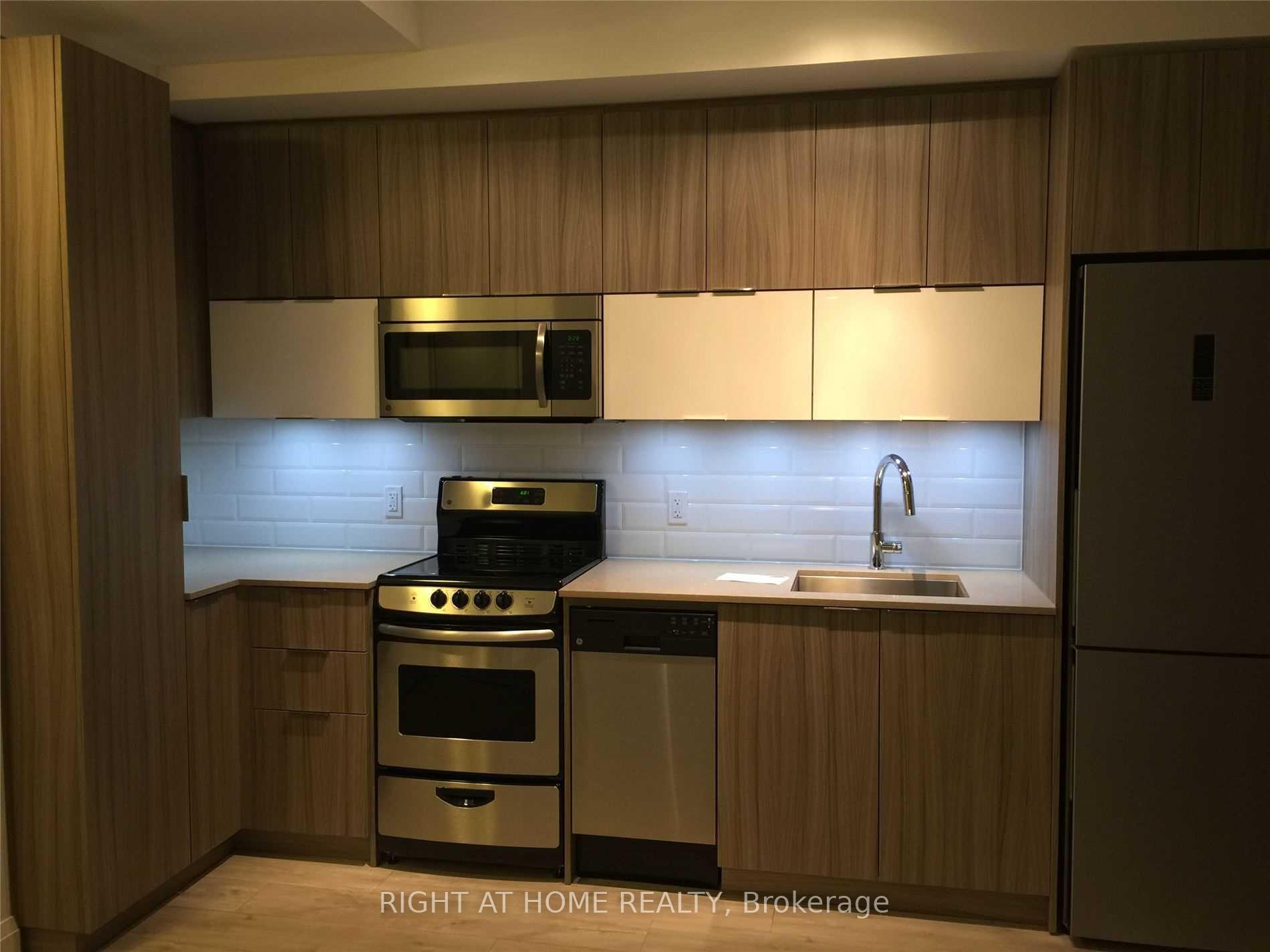 Photo 3 of Unit 1806, 56 Annie Craig Drive, Etobicoke, Mimico — HOMEH