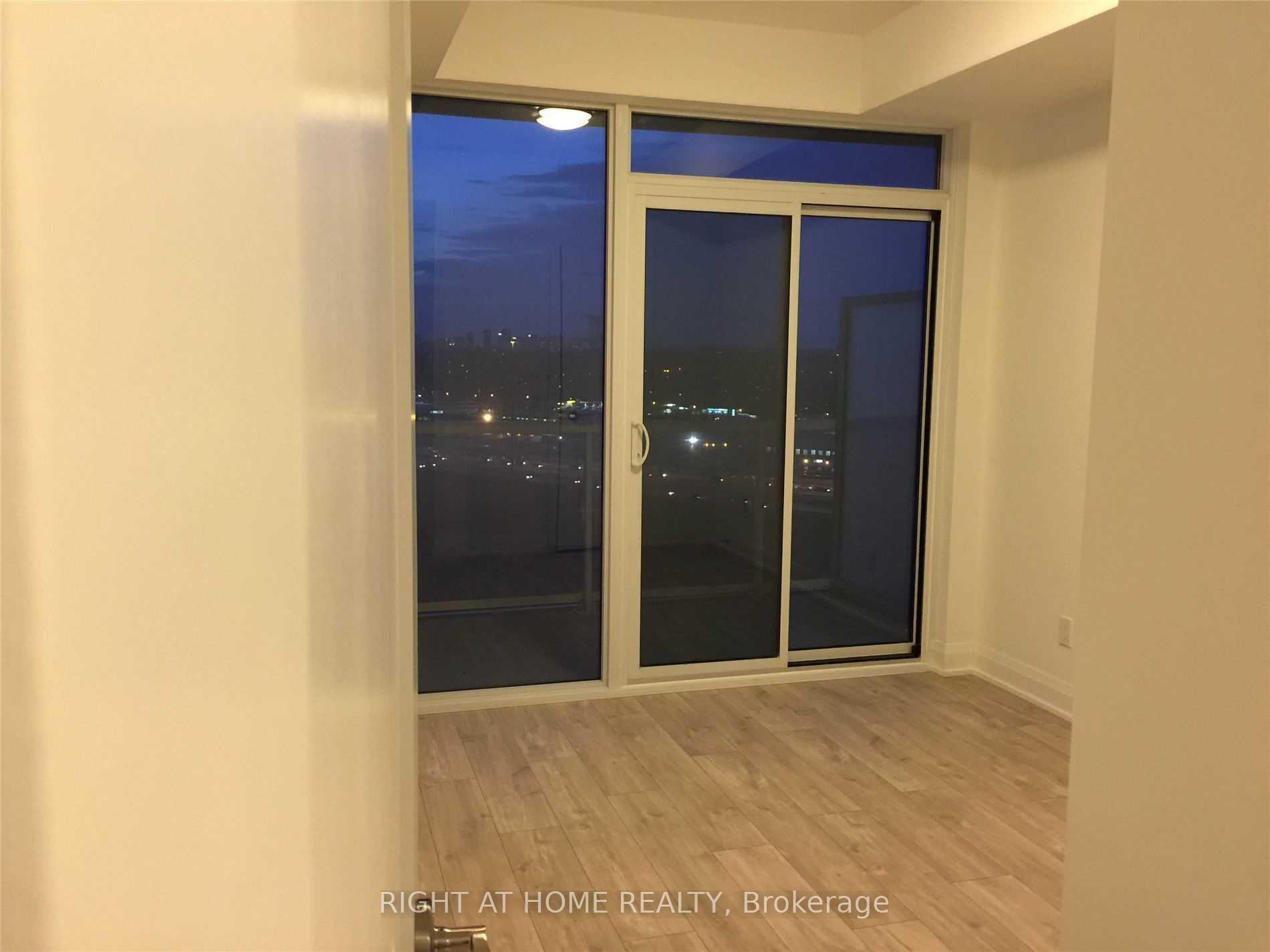 Photo 7 of Unit 1806, 56 Annie Craig Drive, Etobicoke, Mimico — HOMEH