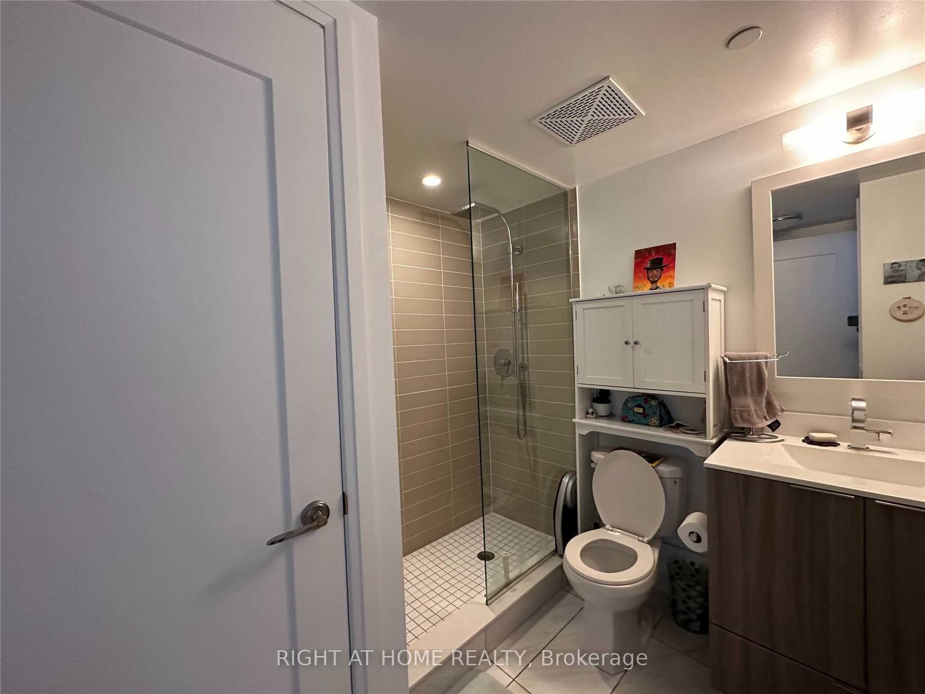 Photo 9 of Unit 1806, 56 Annie Craig Drive, Etobicoke, Mimico — HOMEH