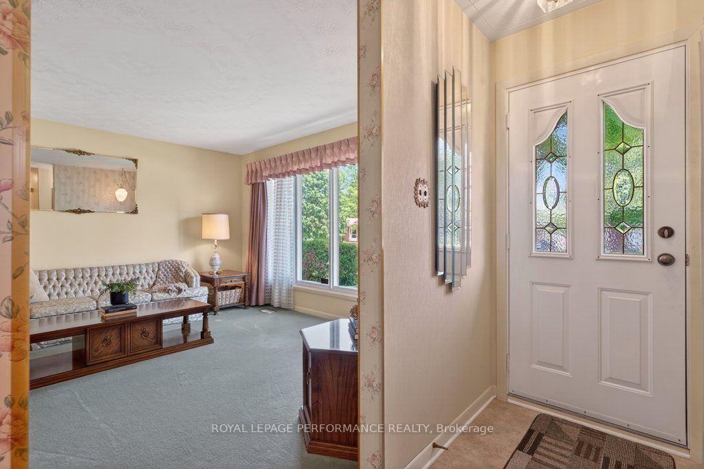 Photo 2 of 2184 Melfort Street, Ottawa, Hawthorne Meadows — HOMEH