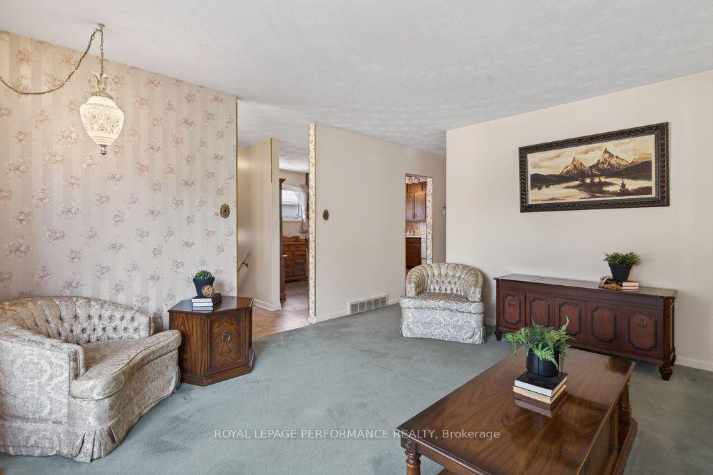 Photo 7 of 2184 Melfort Street, Ottawa, Hawthorne Meadows — HOMEH