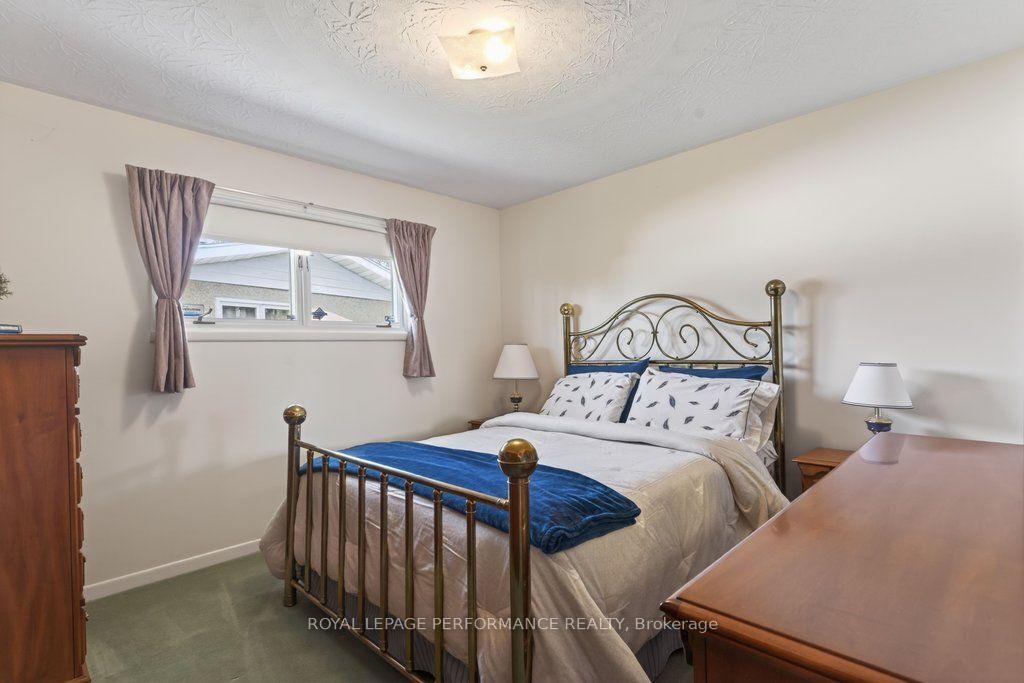 Photo 17 of 2184 Melfort Street, Ottawa, Hawthorne Meadows — HOMEH