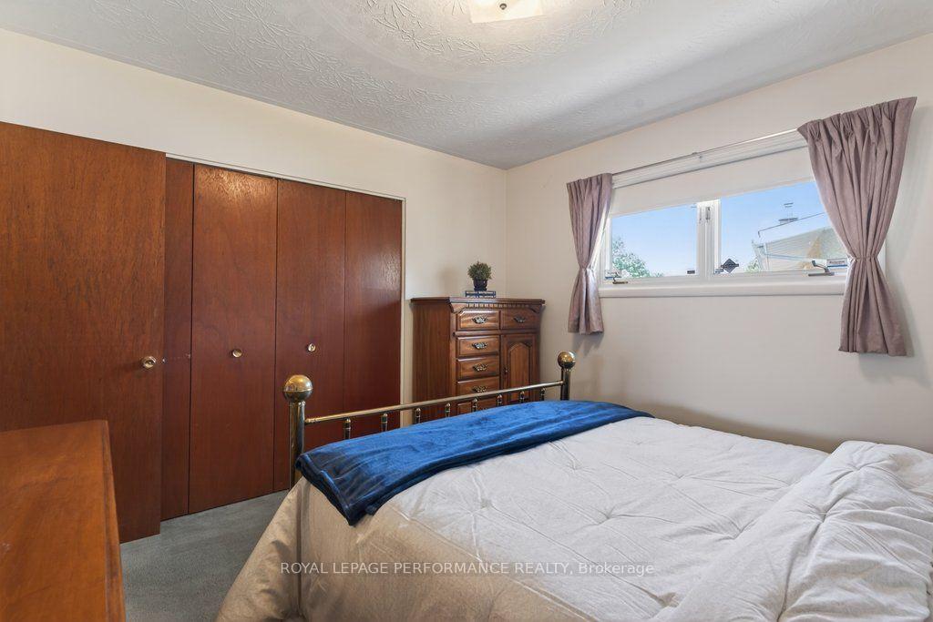 Photo 20 of 2184 Melfort Street, Ottawa, Hawthorne Meadows — HOMEH