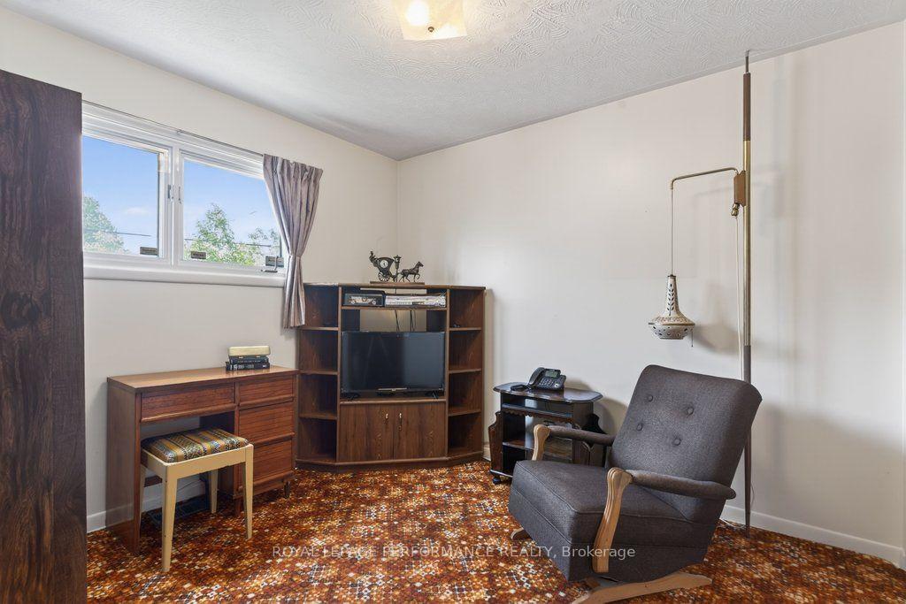 Photo 22 of 2184 Melfort Street, Ottawa, Hawthorne Meadows — HOMEH